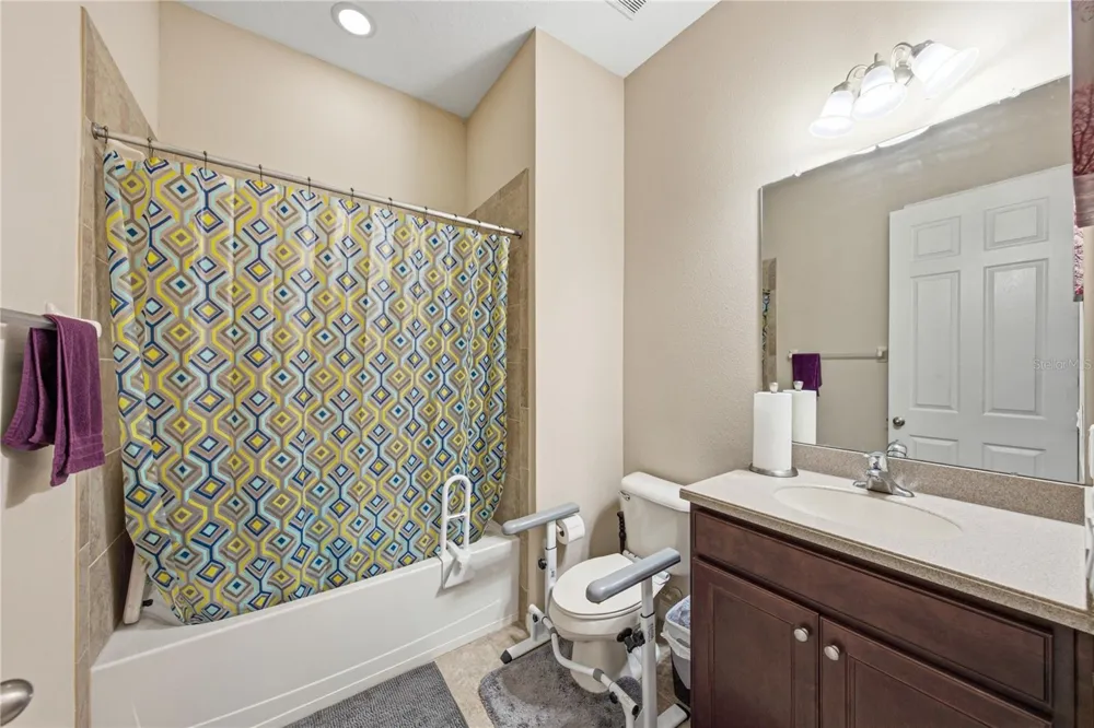 1902 VIA LAGO DRIVE Lakeland, FL 33810
