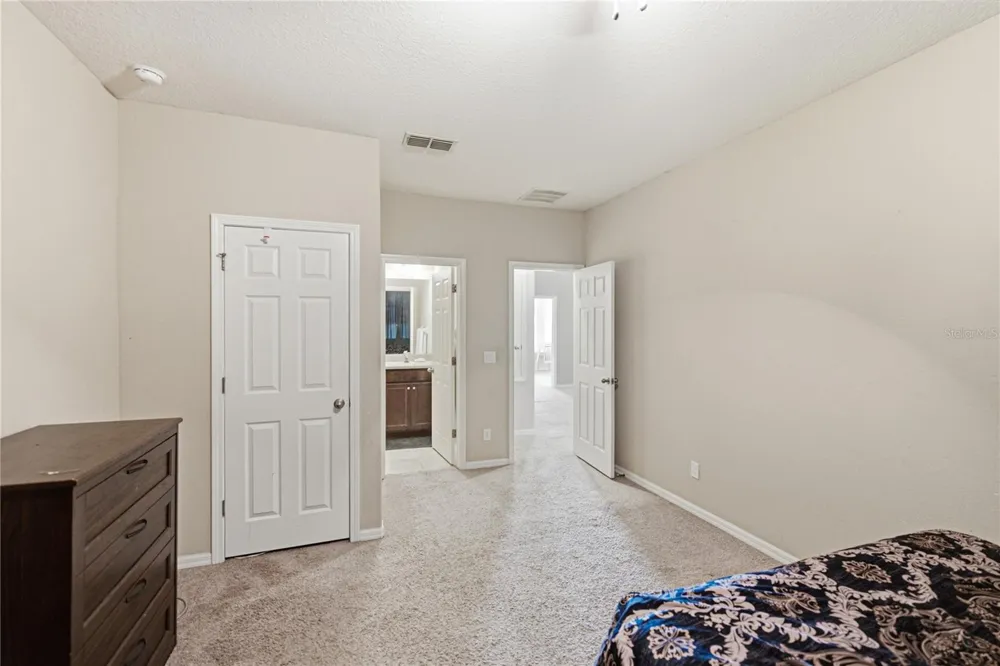 1902 VIA LAGO DRIVE Lakeland, FL 33810
