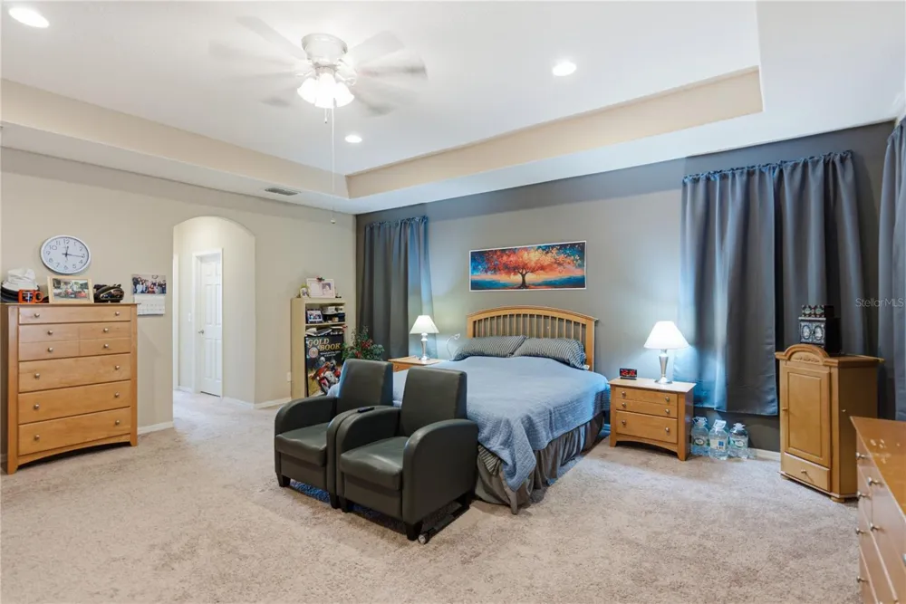 1902 VIA LAGO DRIVE Lakeland, FL 33810