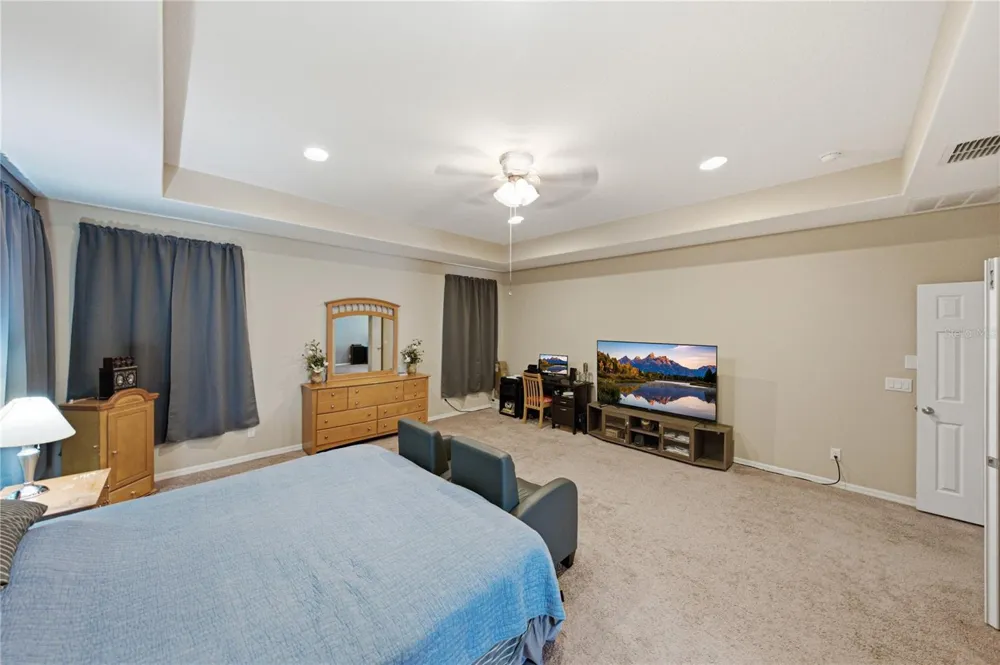 1902 VIA LAGO DRIVE Lakeland, FL 33810