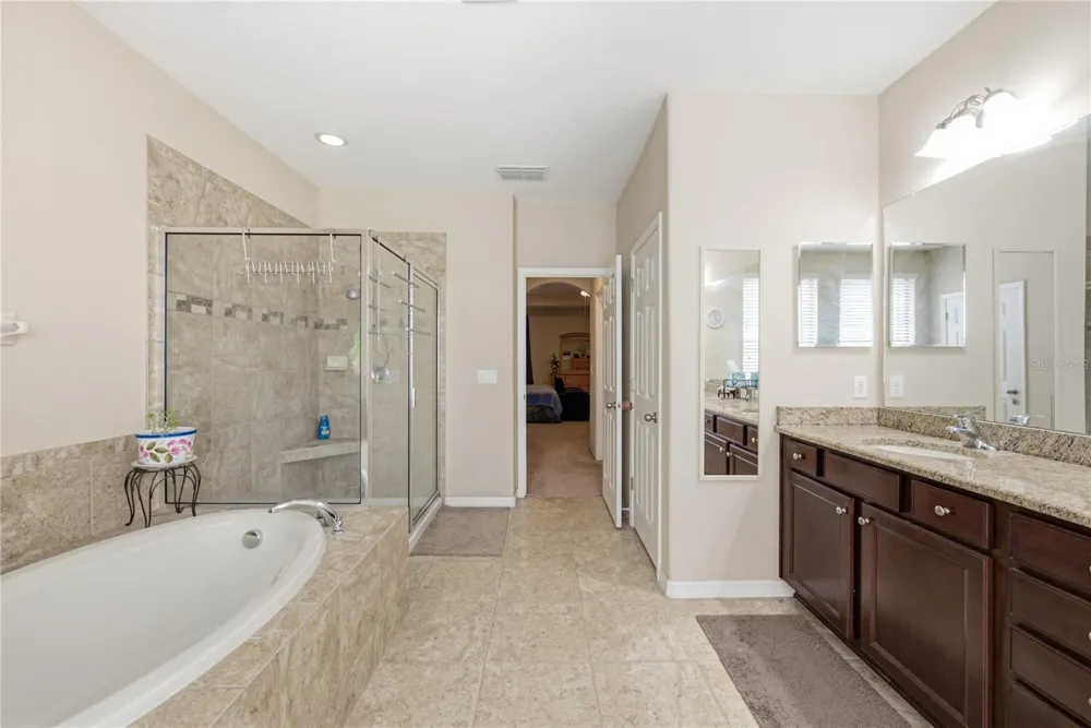 1902 VIA LAGO DRIVE Lakeland, FL 33810
