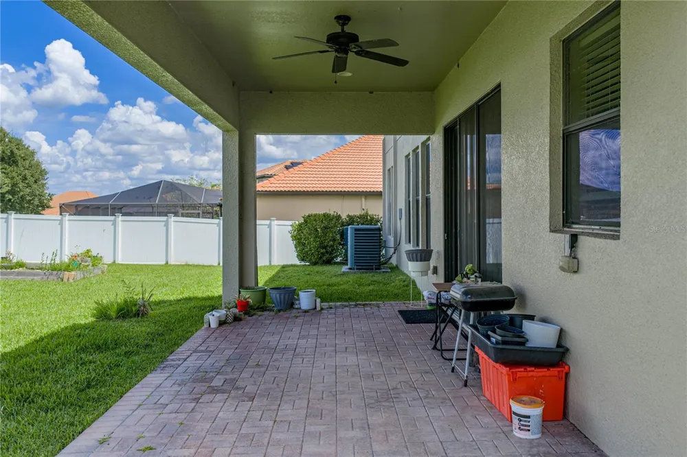 1902 VIA LAGO DRIVE Lakeland, FL 33810