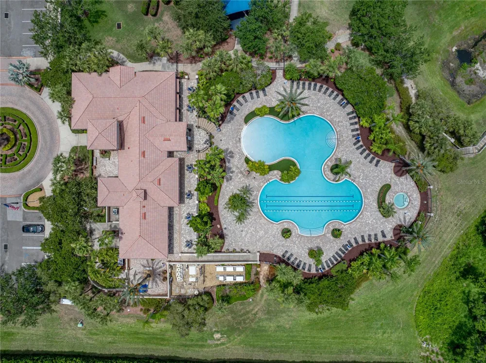 1902 VIA LAGO DRIVE Lakeland, FL 33810