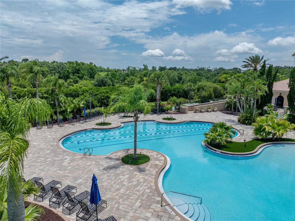 1902 VIA LAGO DRIVE Lakeland, FL 33810