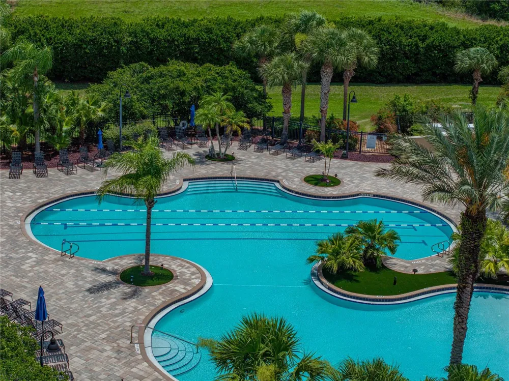 1902 VIA LAGO DRIVE Lakeland, FL 33810