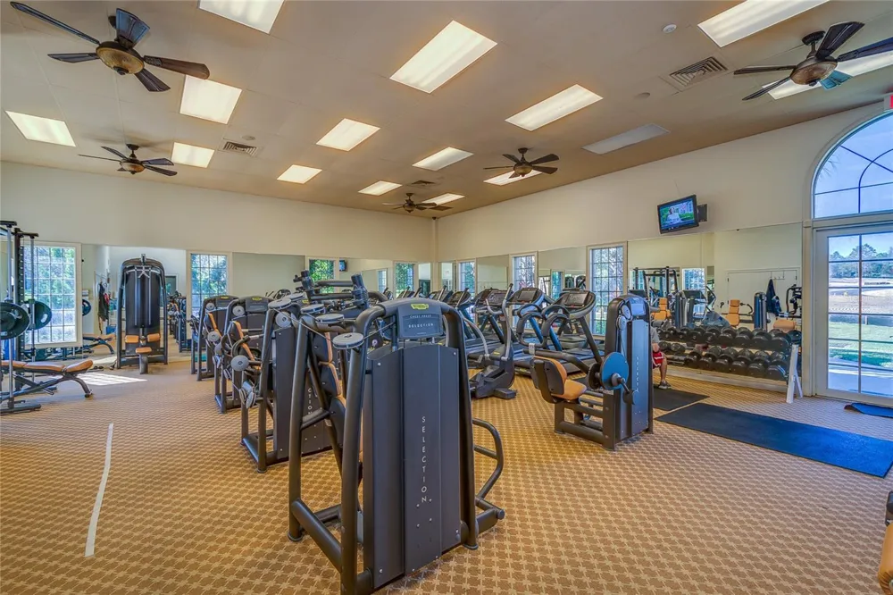 1902 VIA LAGO DRIVE Lakeland, FL 33810