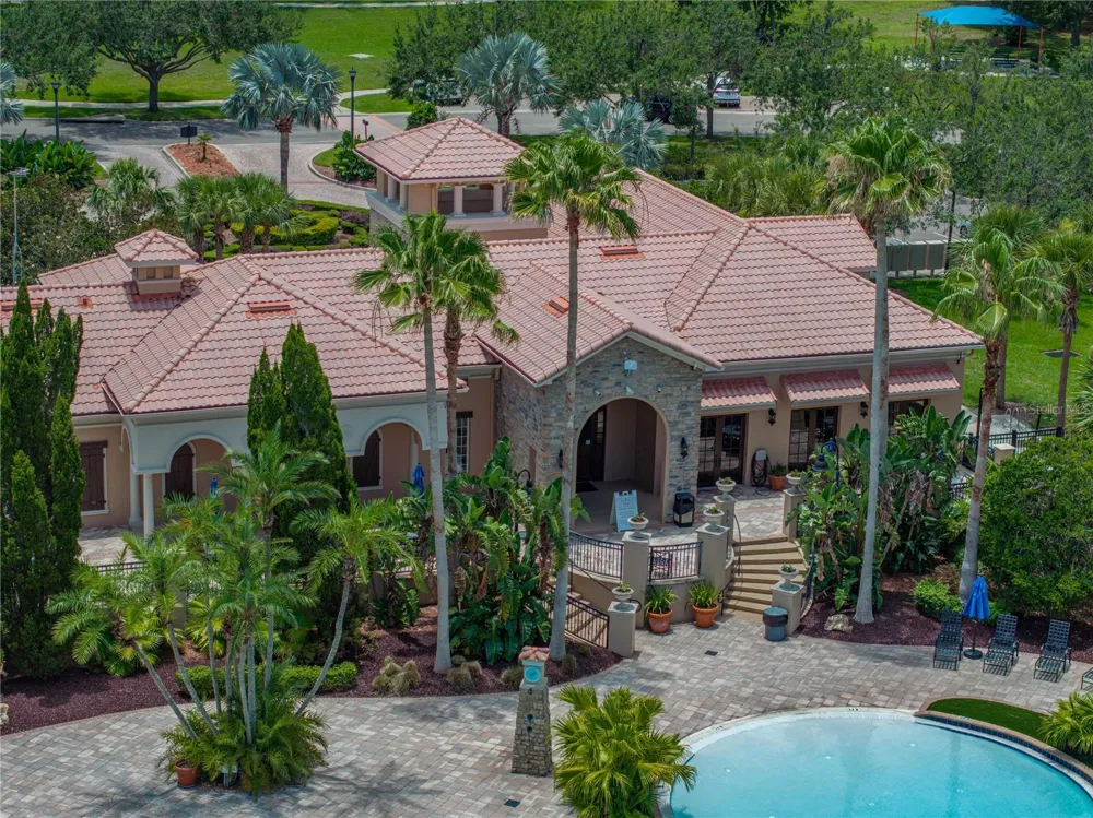 1902 VIA LAGO DRIVE Lakeland, FL 33810