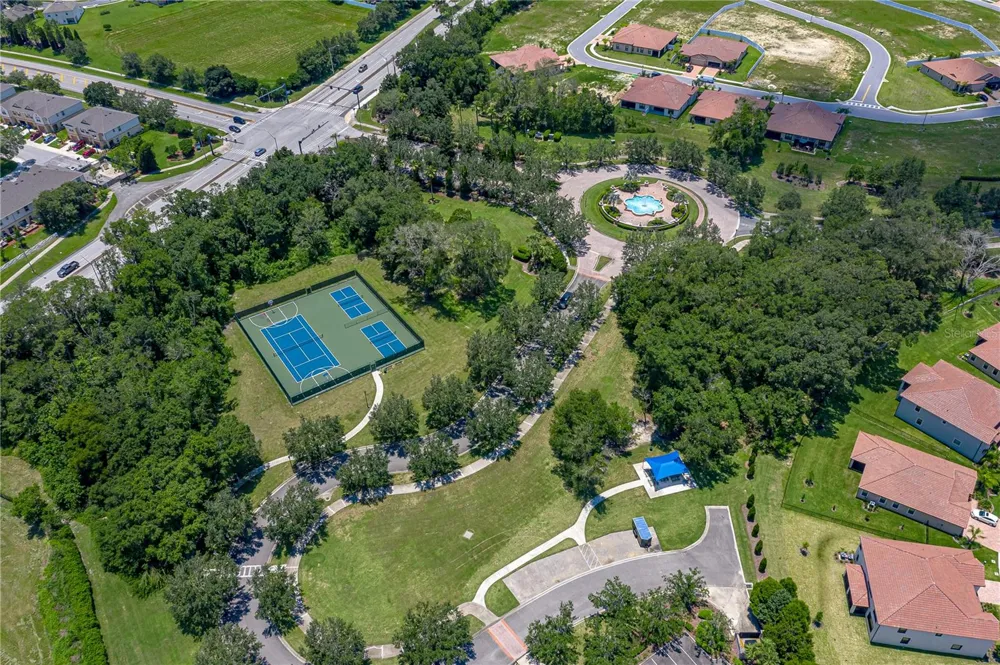 1902 VIA LAGO DRIVE Lakeland, FL 33810