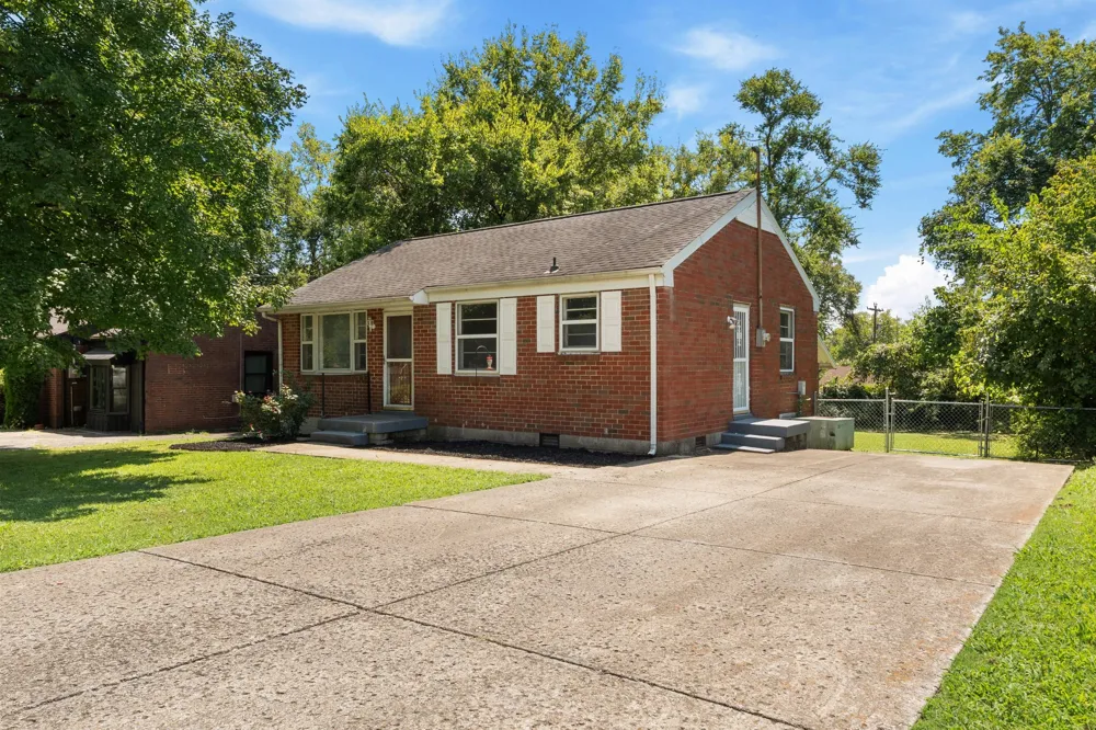 2939 Lakeland Dr Nashville, TN 37214