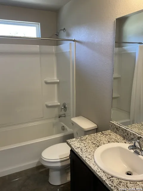 578 Misty Gln Canyon Lake, TX 78133