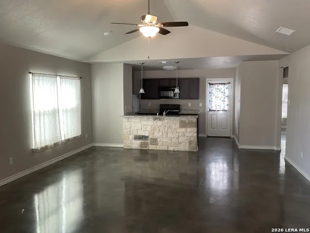 578 Misty Gln Canyon Lake, TX 78133