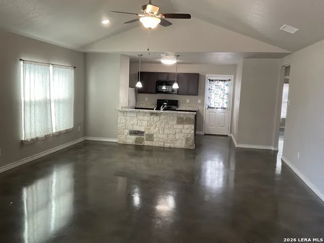 578 Misty Gln Canyon Lake, TX 78133