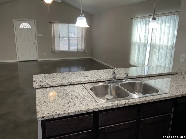 578 Misty Gln Canyon Lake, TX 78133