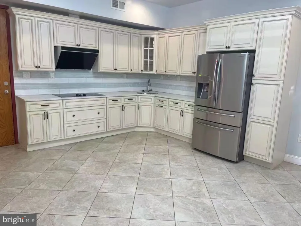 926 RACE STREET #4C Philadelphia, PA 19107