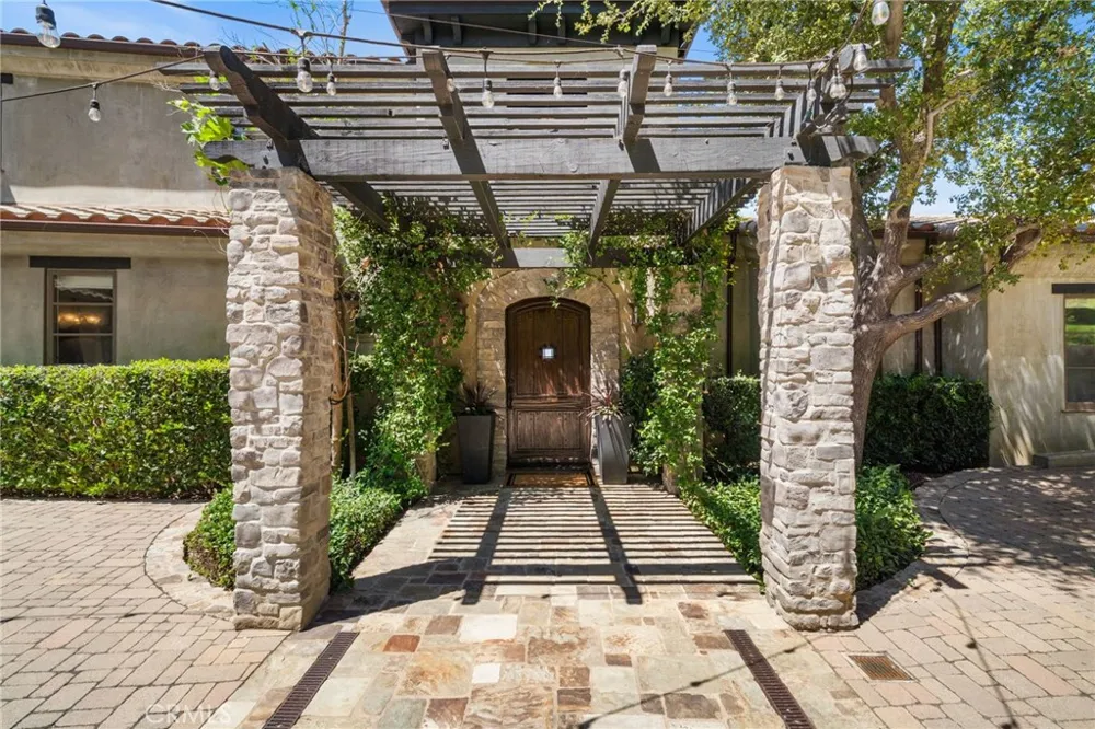 11321 Resevoir Road North Tustin, CA 92705