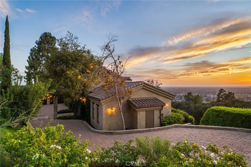 11321 Resevoir Road North Tustin, CA 92705