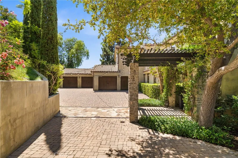 11321 Resevoir Road North Tustin, CA 92705