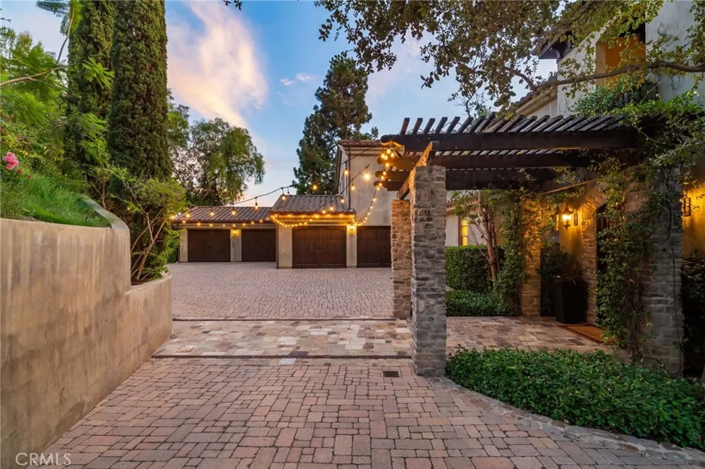 11321 Resevoir Road North Tustin, CA 92705