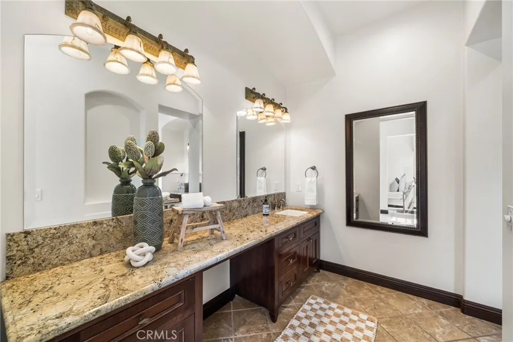 11321 Resevoir Road North Tustin, CA 92705