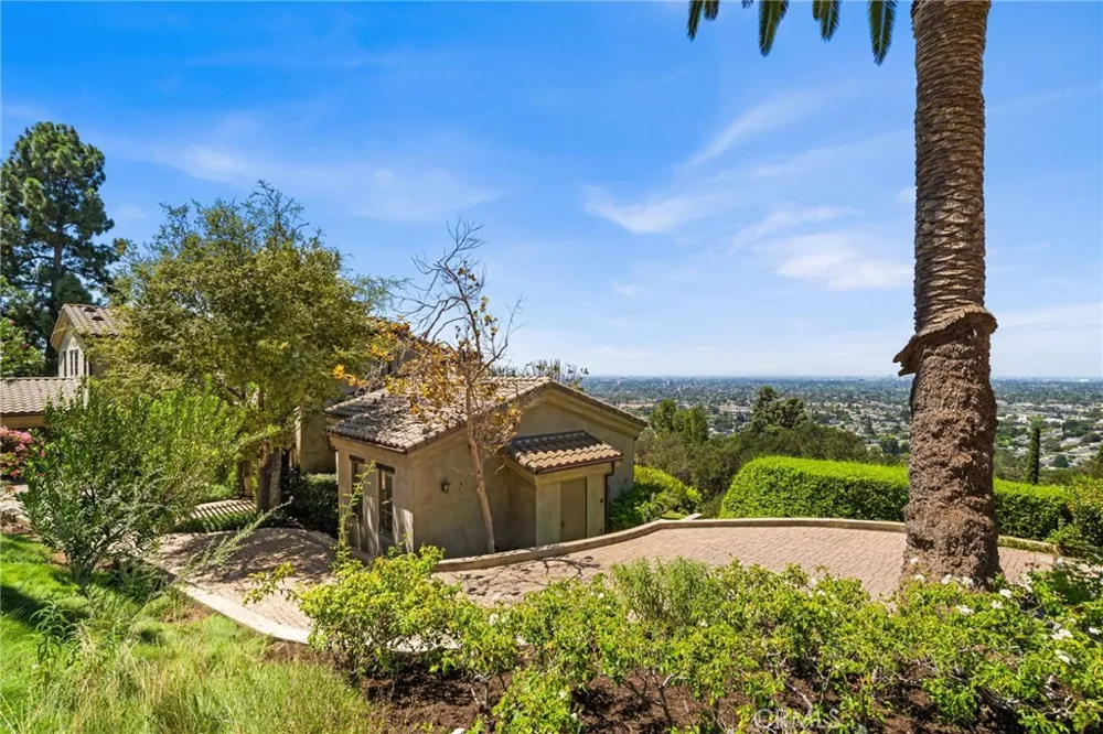 11321 Resevoir Road North Tustin, CA 92705