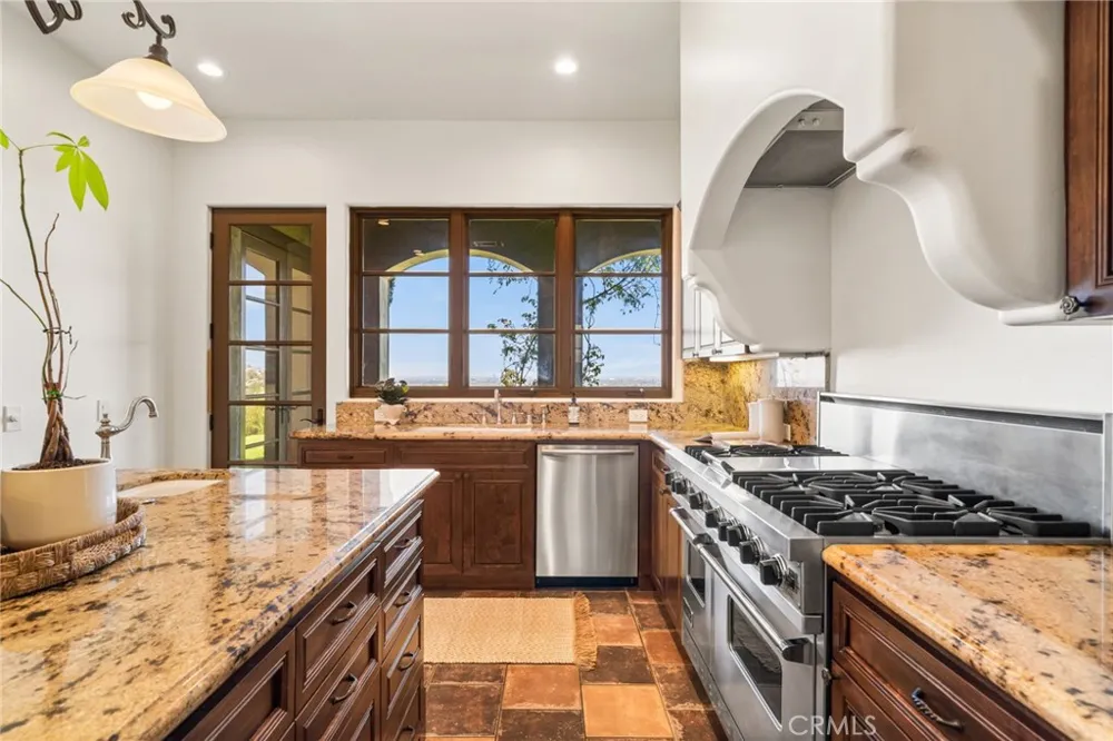 11321 Resevoir Road North Tustin, CA 92705