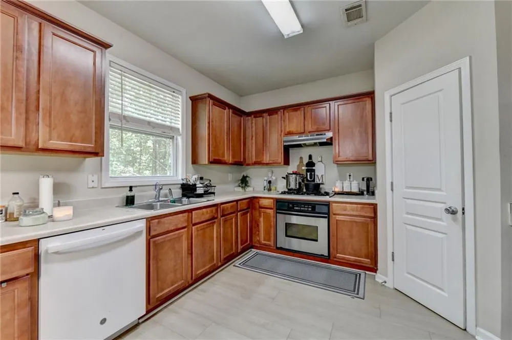 4351 Suwanee Brook Court Buford, GA 30518
