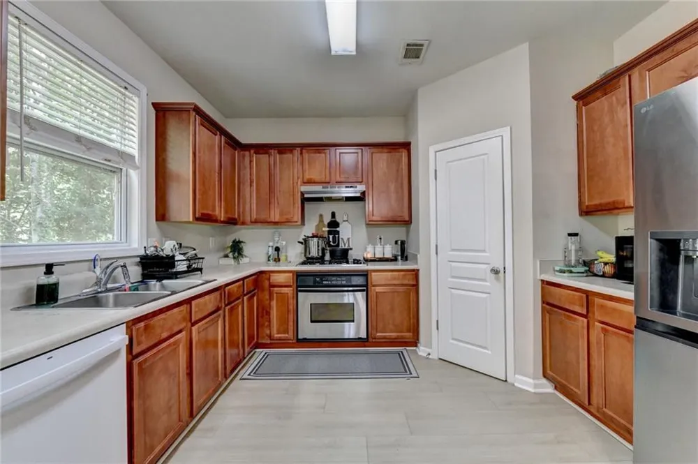 4351 Suwanee Brook Court Buford, GA 30518