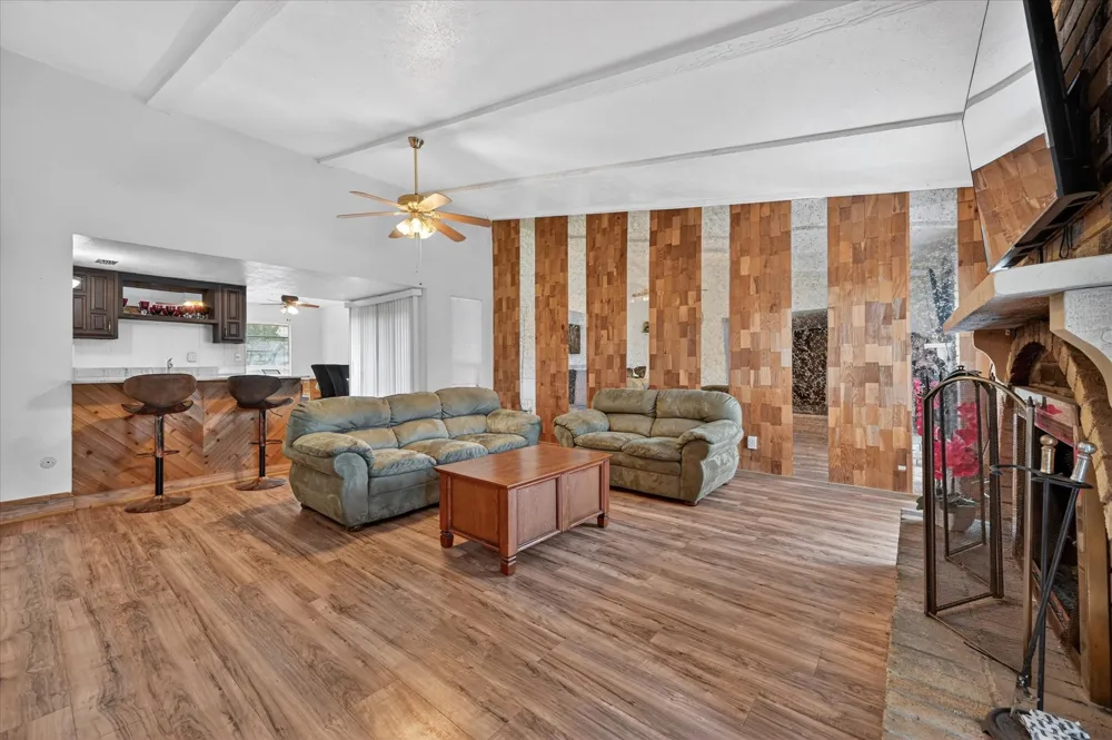 2705 Treeview Drive Arlington, TX 76016