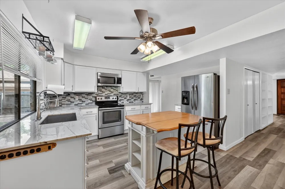 2705 Treeview Drive Arlington, TX 76016
