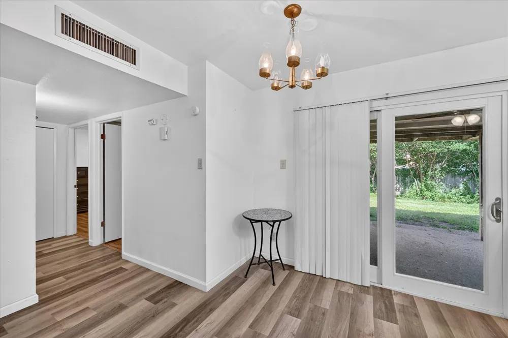 2705 Treeview Drive Arlington, TX 76016