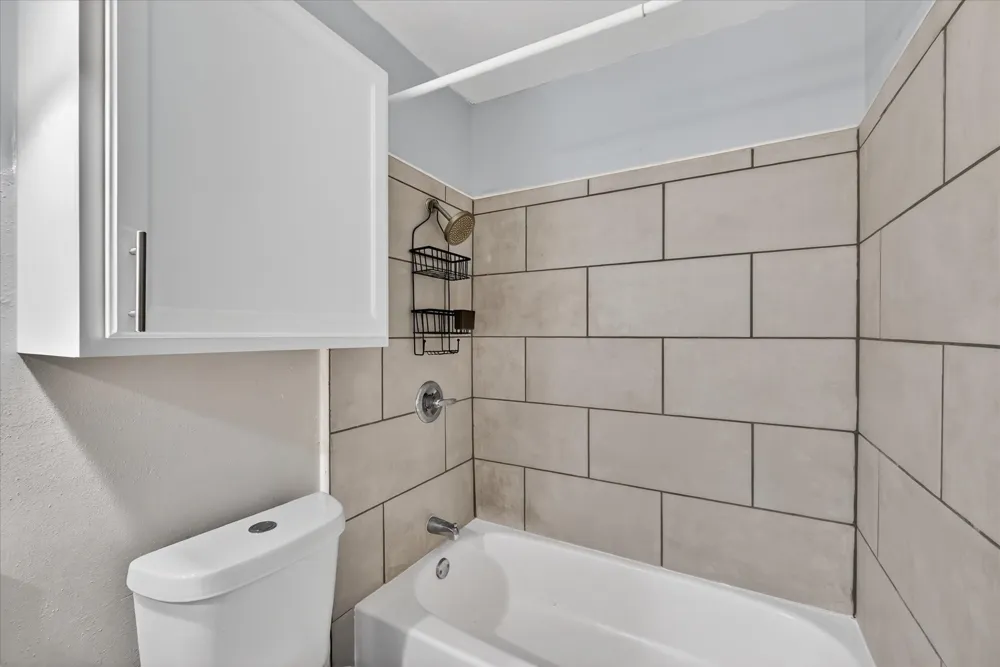 2705 Treeview Drive Arlington, TX 76016