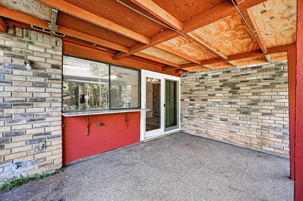 2705 Treeview Drive Arlington, TX 76016