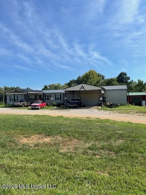 160 Woodsdale Circle
