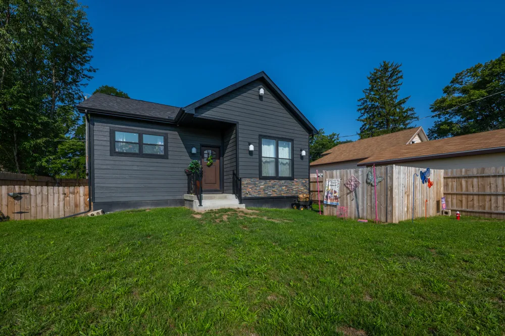 4617 Coloma Road Coloma, MI 49038