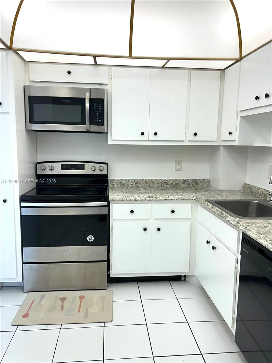 4400 Hillcrest Dr #402B Hollywood, FL 33021