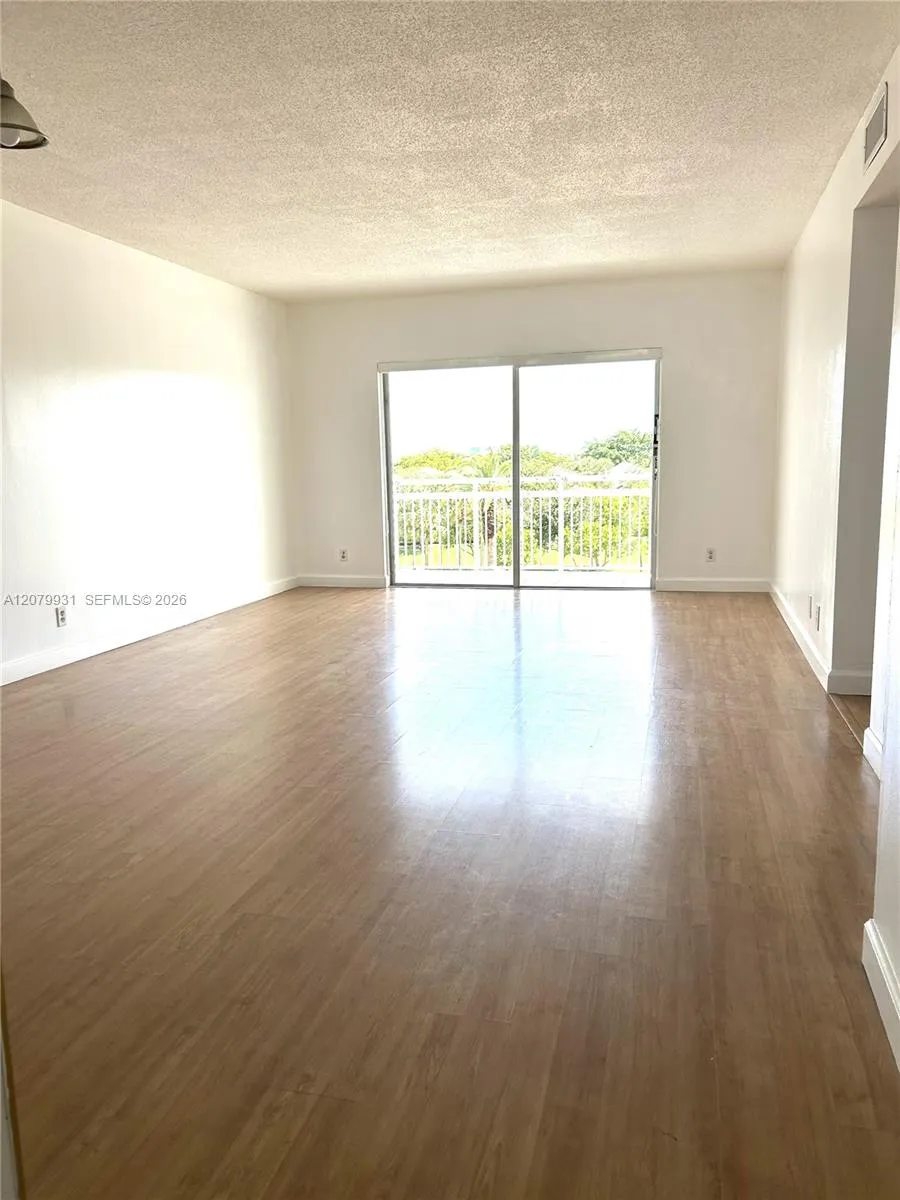 4400 Hillcrest Dr #402B Hollywood, FL 33021