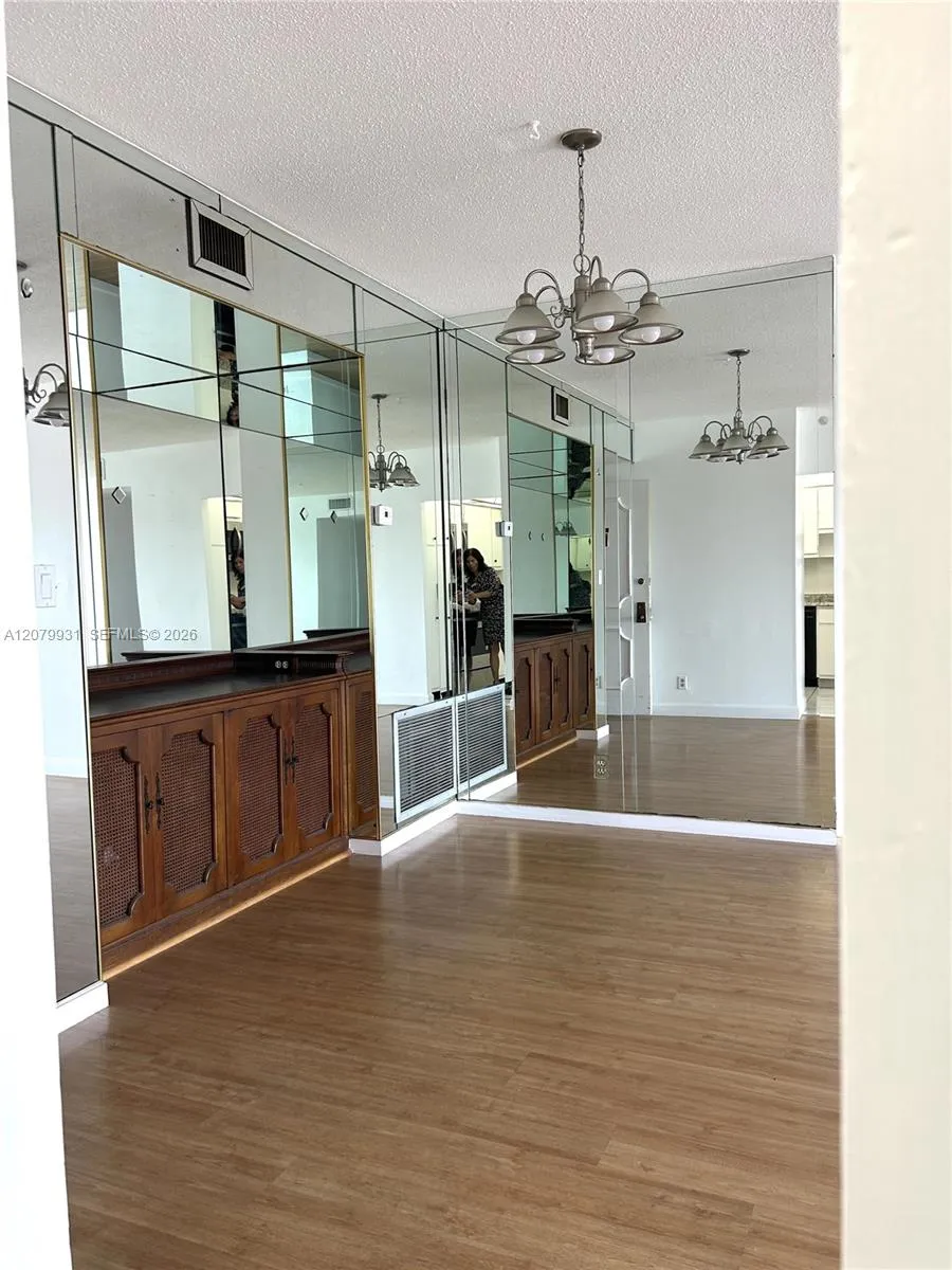 4400 Hillcrest Dr #402B Hollywood, FL 33021