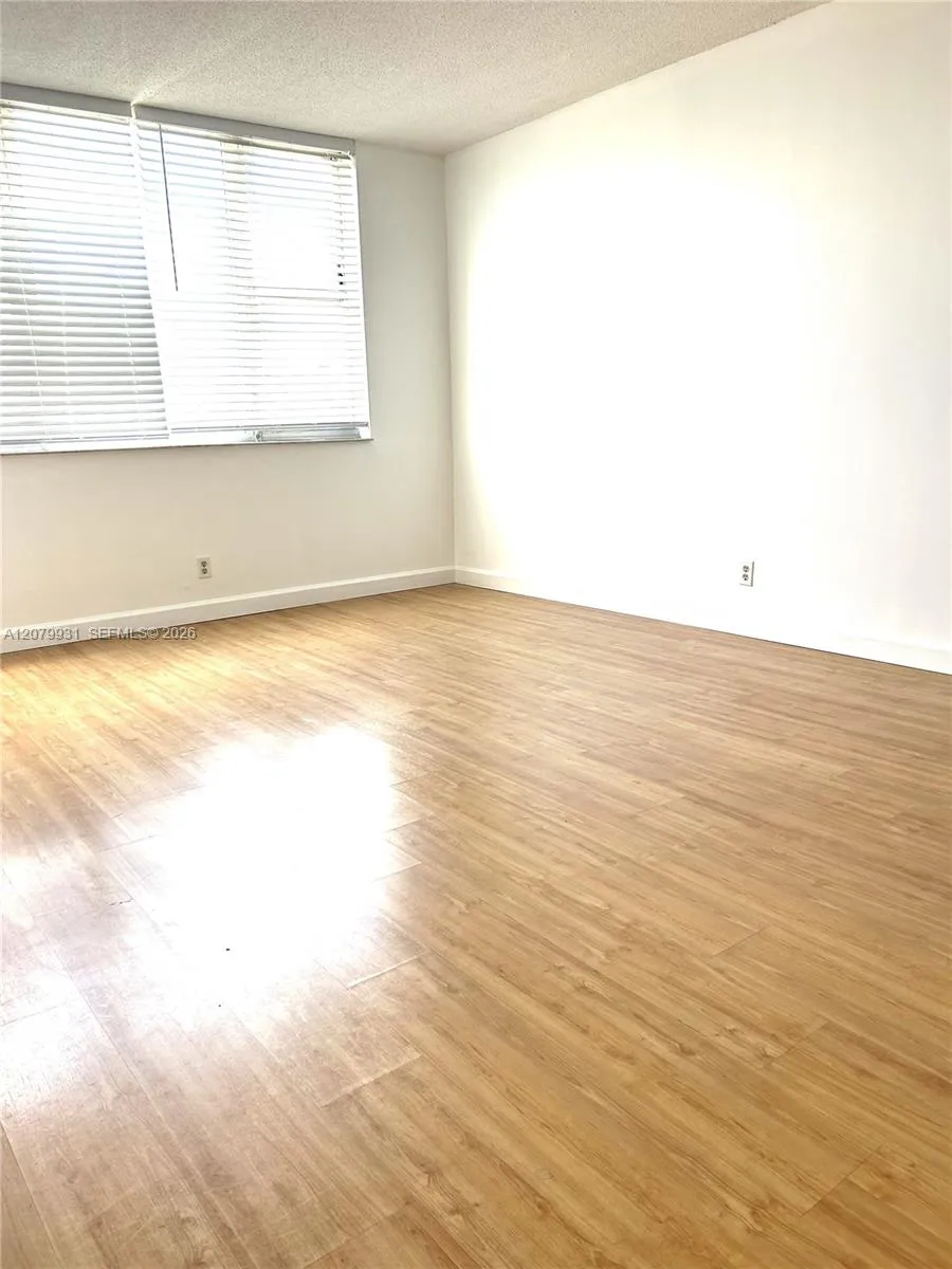 4400 Hillcrest Dr #402B Hollywood, FL 33021