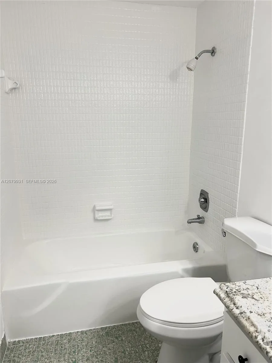 4400 Hillcrest Dr #402B Hollywood, FL 33021