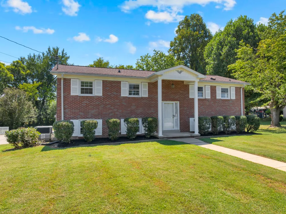 113 Cloverdale Rd Shelbyville, TN 37160