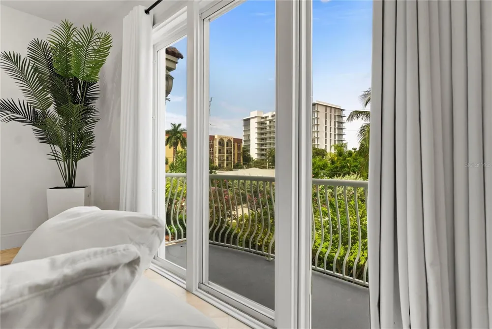 430 SUNSET DRIVE Pompano Beach, FL 33062
