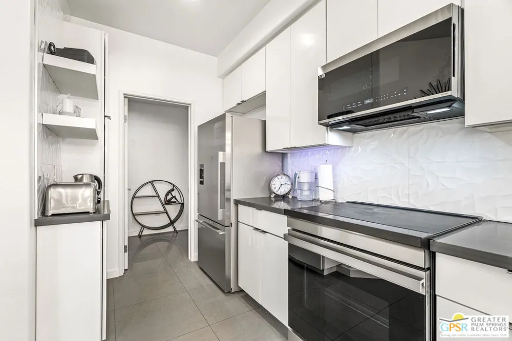 324 Ameno Drive Palm Springs, CA 92262