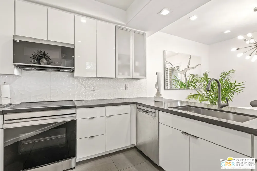 324 Ameno Drive Palm Springs, CA 92262