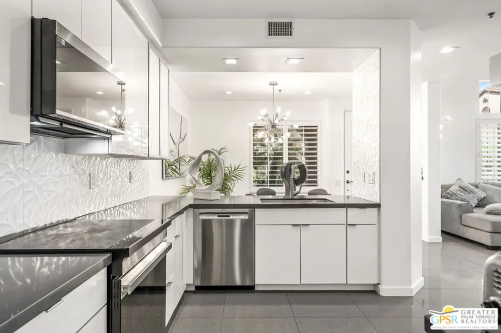 324 Ameno Drive Palm Springs, CA 92262