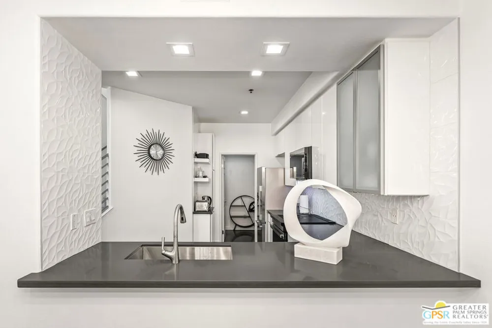 324 Ameno Drive Palm Springs, CA 92262