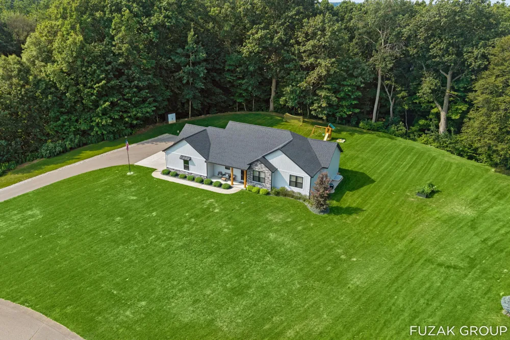 4154 Meyer Drive Hamilton, MI 49419