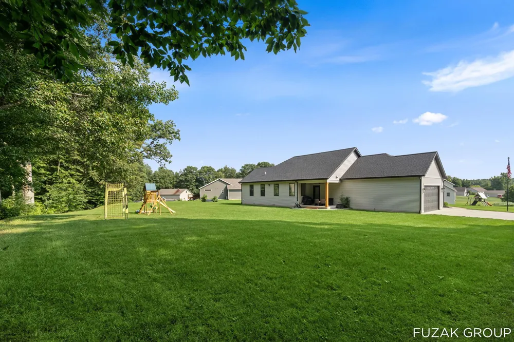 4154 Meyer Drive Hamilton, MI 49419