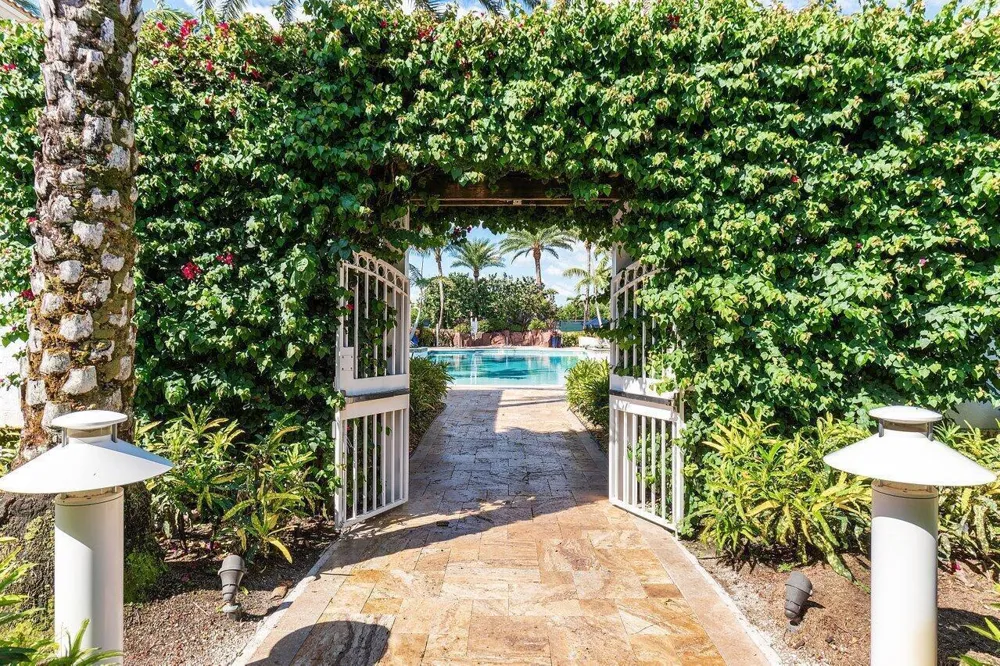 4484 Bocaire Boulevard Boca Raton, FL 33487