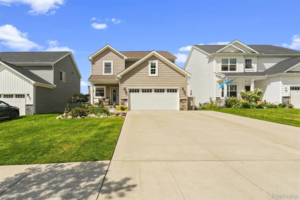 2165 Rolling Hills Drive Holly Township, MI 48442