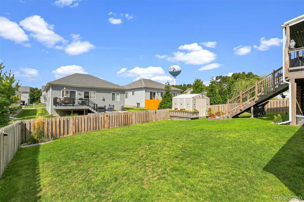2165 Rolling Hills Drive Holly Township, MI 48442